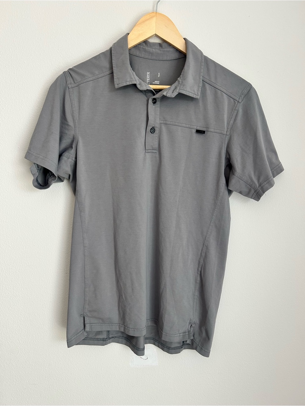 Arc’Teryx Men's Captive Polo Short Sleeve Shirt In Grey Size Small